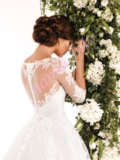 Wedding dress 128250984